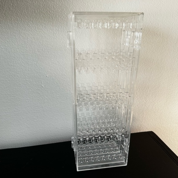 Acrylic Earring Stand - Picture 3 of 5